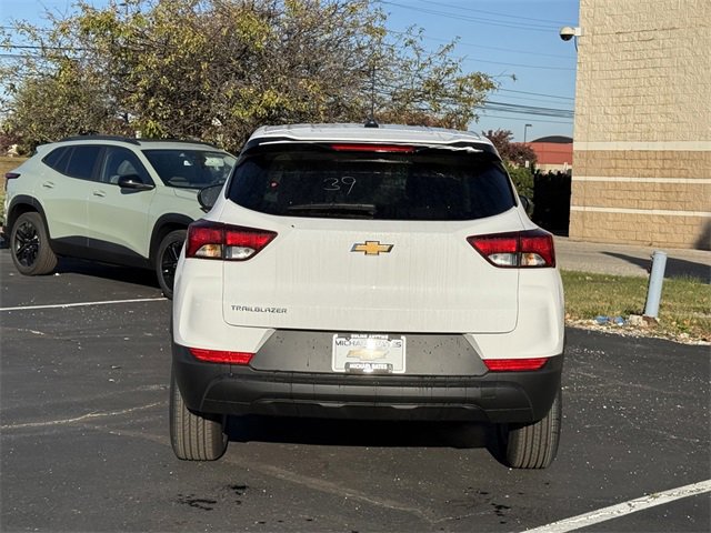 2026 Chevrolet Trailblazer LS photo 3