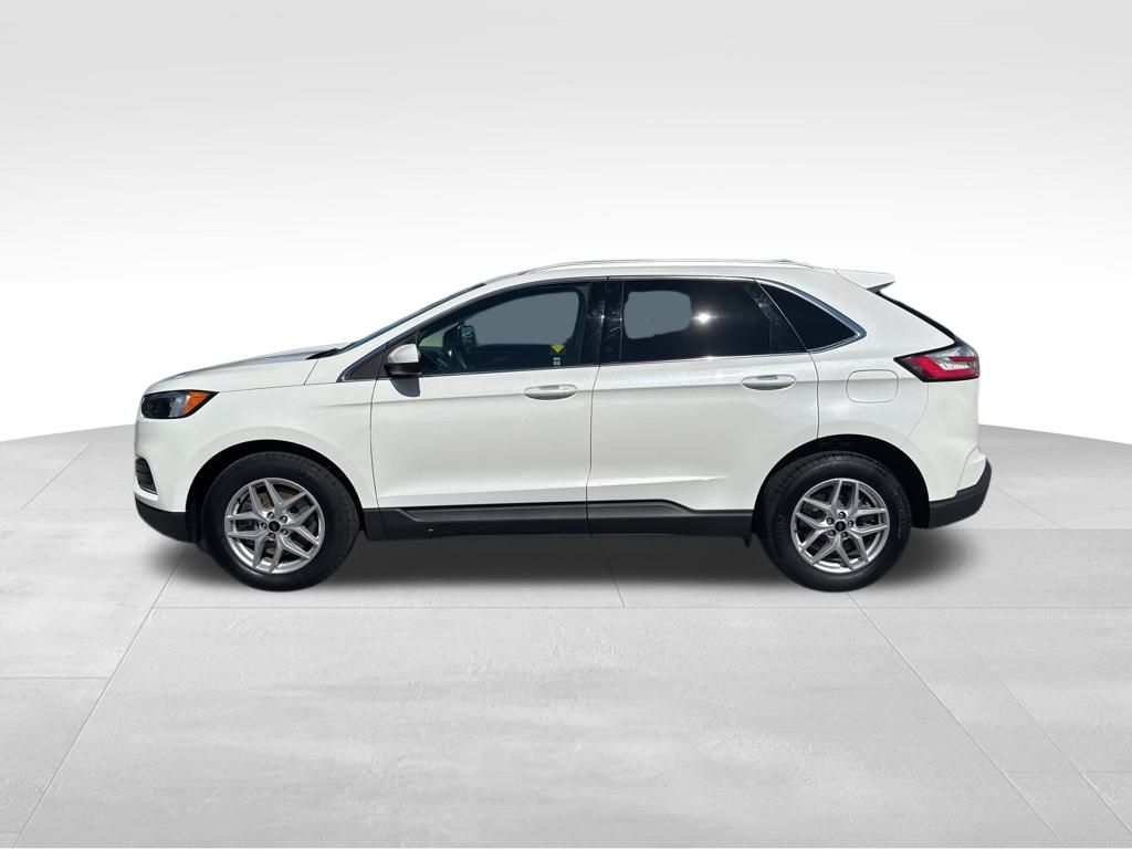 2024 Ford Edge SEL photo 2