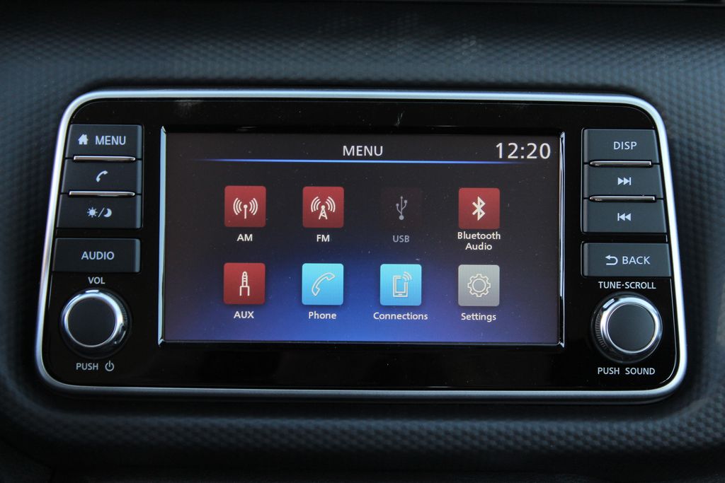 2025 Nissan Kicks Play S photo 18