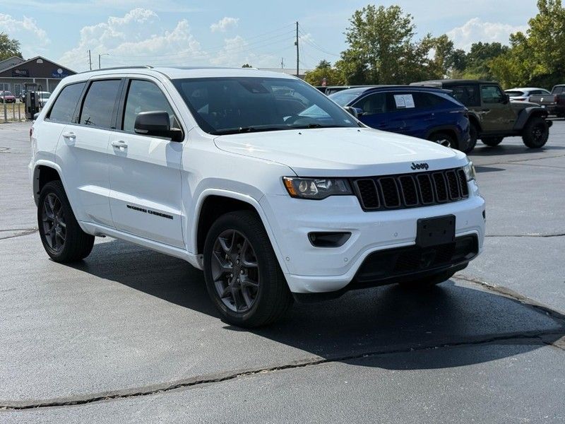 2021 Jeep Grand Cherokee Anniversary Edition photo 2