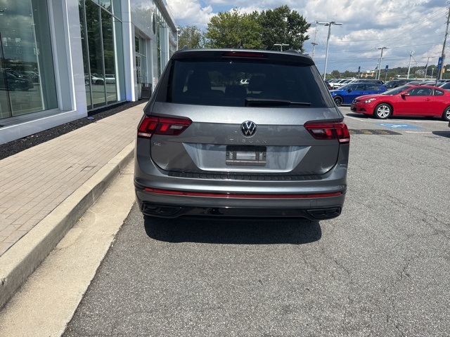 2022 Volkswagen Tiguan SE R-Line Black photo 4