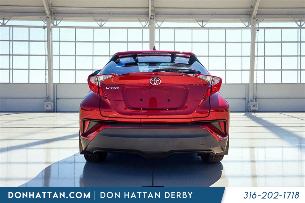 2021 Toyota C-HR XLE photo 28