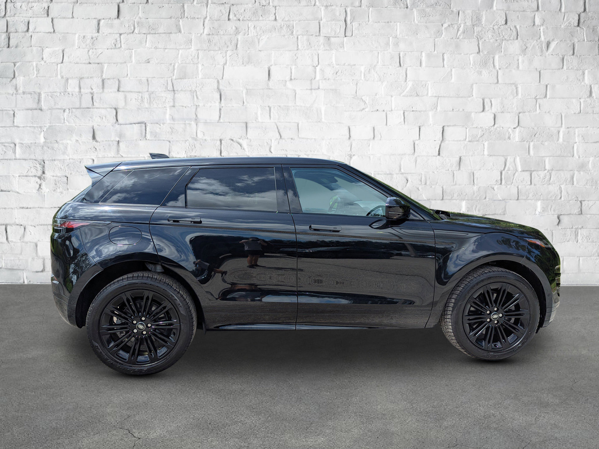2024 Land Rover Range Rover Evoque Dynamic SE photo 7