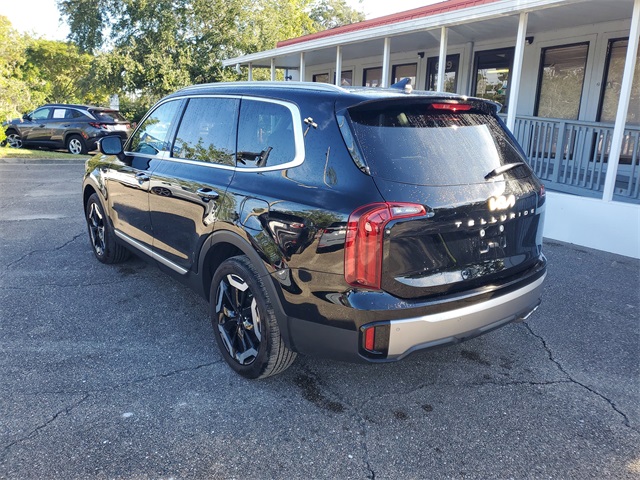 2025 Kia Telluride S photo 4