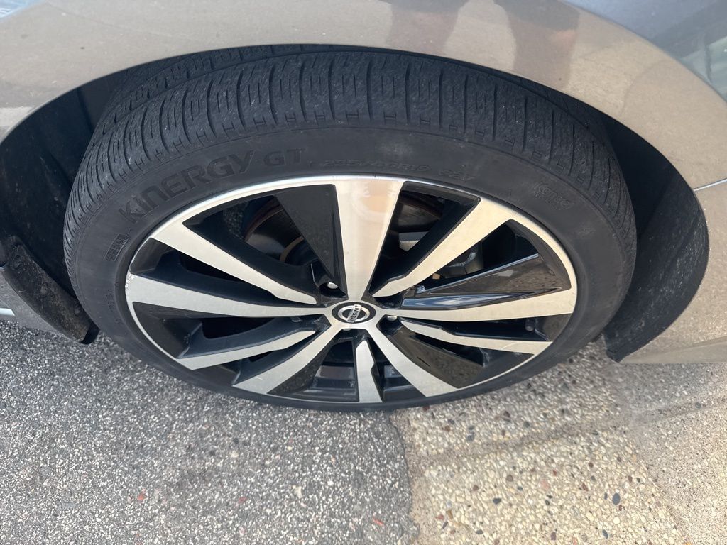2022 Nissan Altima 2.5 SR photo 2