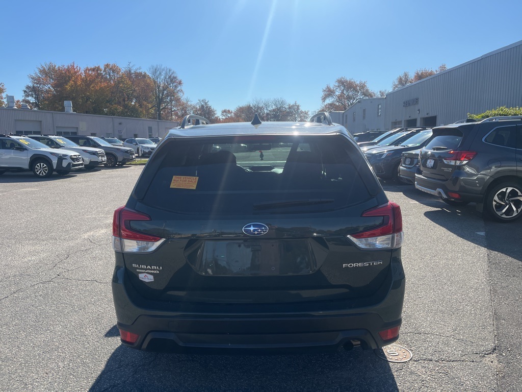 2023 Subaru Forester Premium photo 3