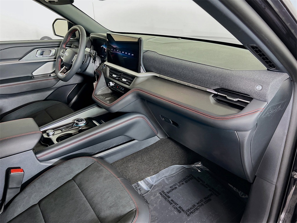 2025 Ford Explorer ST photo 29