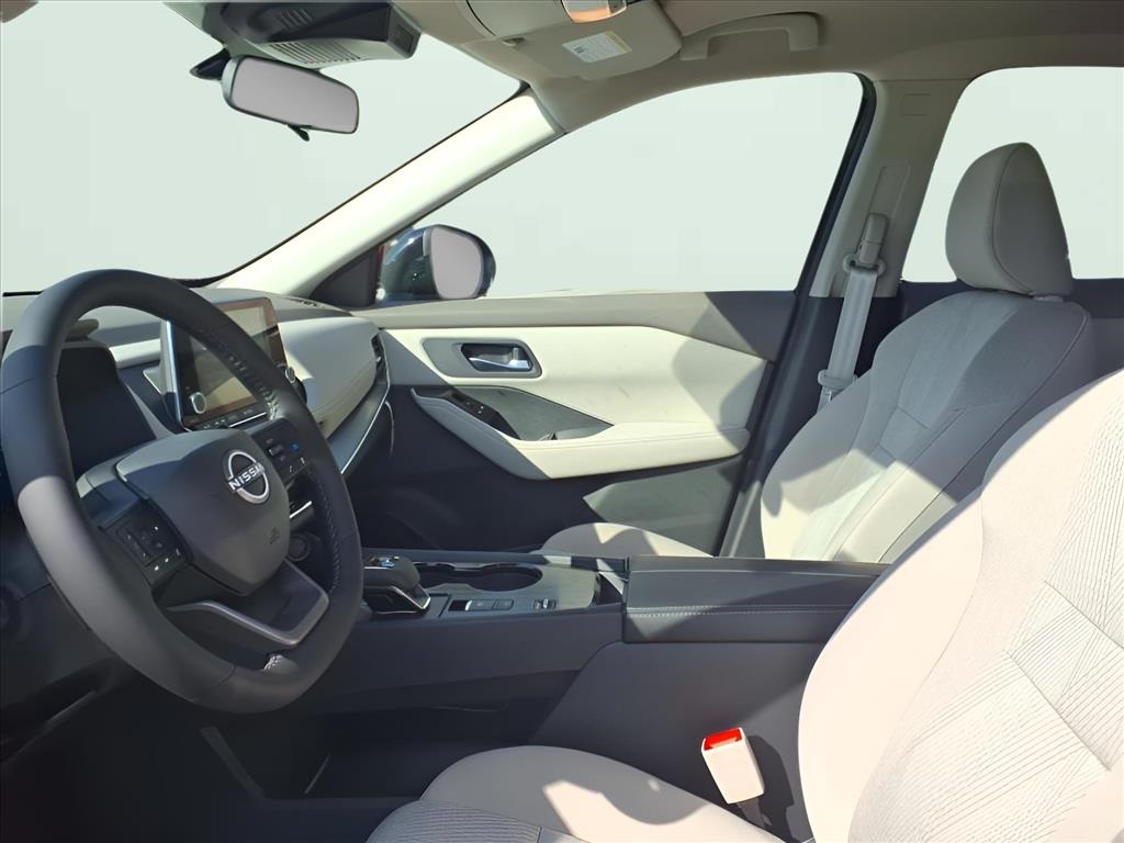 2025 Nissan Rogue SV photo 7