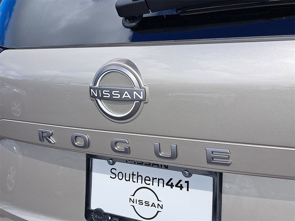 2026 Nissan Rogue SV photo 9