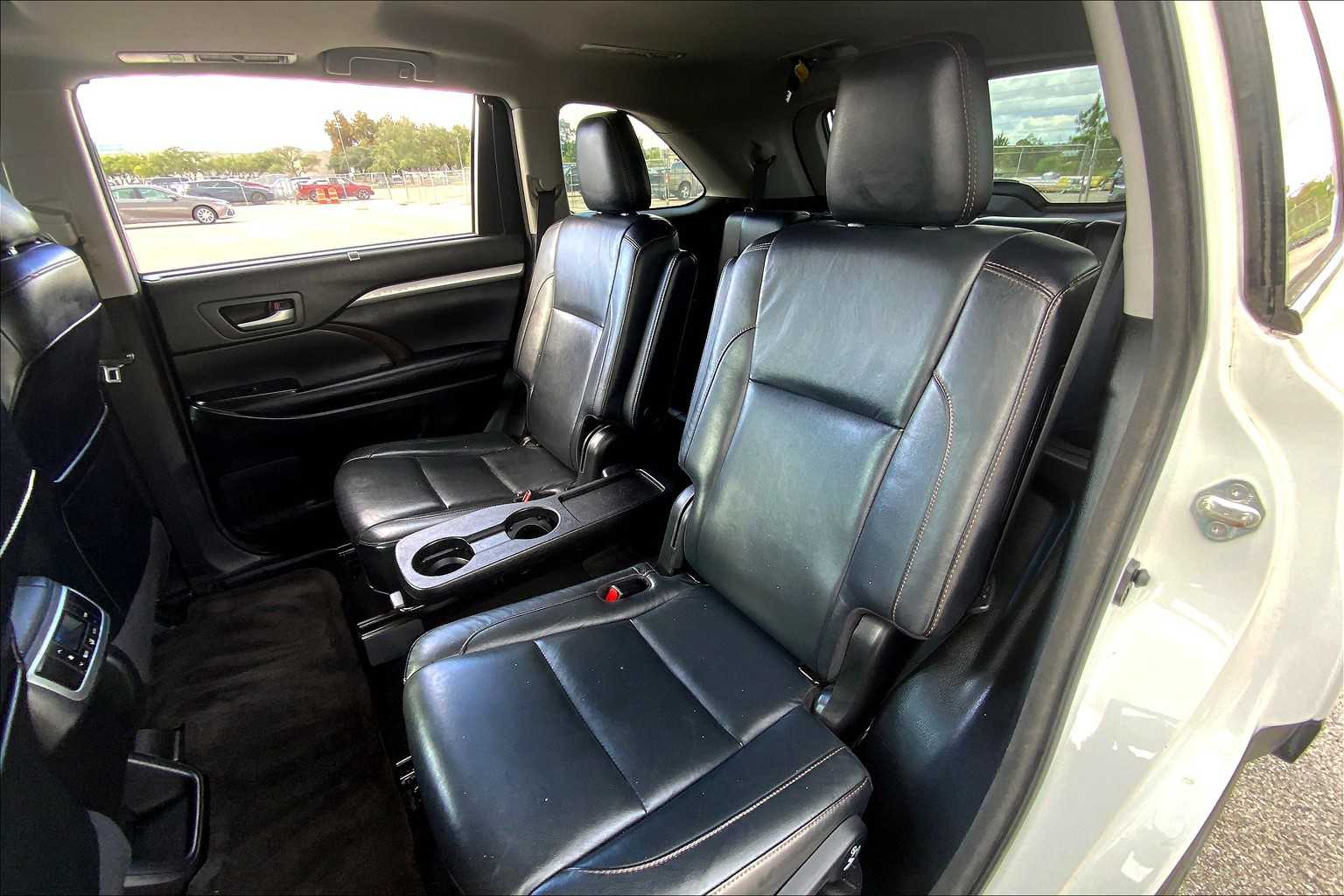 2017 Toyota Highlander XLE photo 12