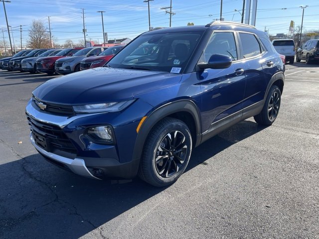 2023 Chevrolet Trailblazer LT photo 3