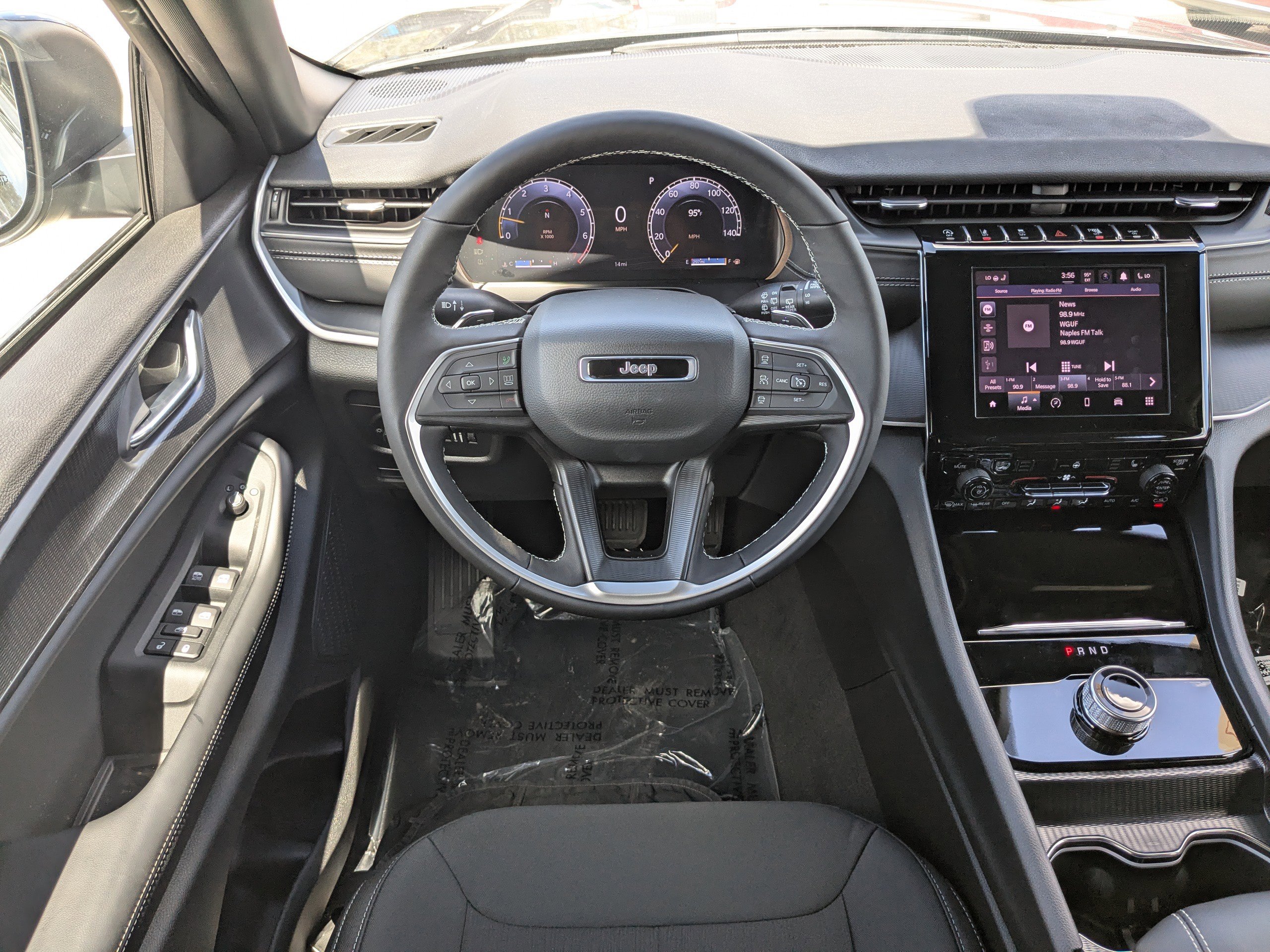 2025 Jeep Grand Cherokee Laredo X photo 15