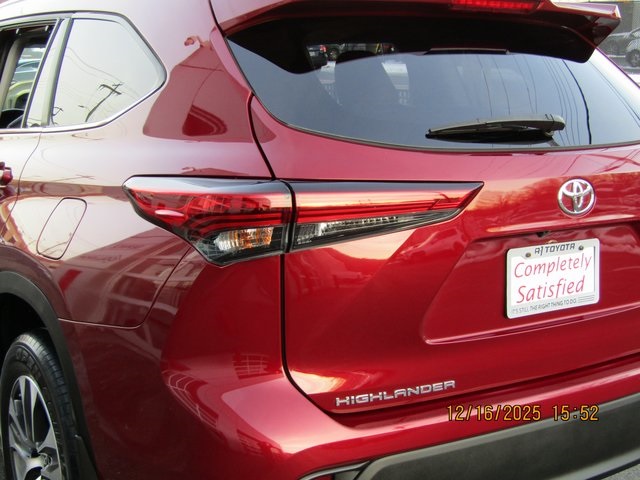 Image of Pre-Owned 2023 Toyota Highlander XLE 4D Sport Utility AWD