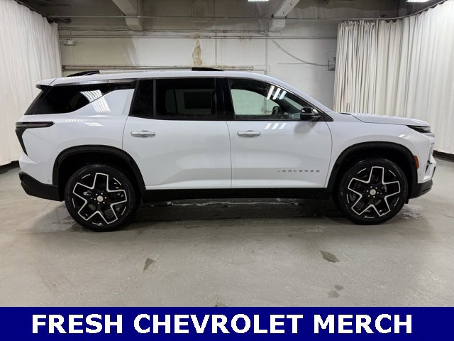 2026 Chevrolet Traverse High Country photo 2