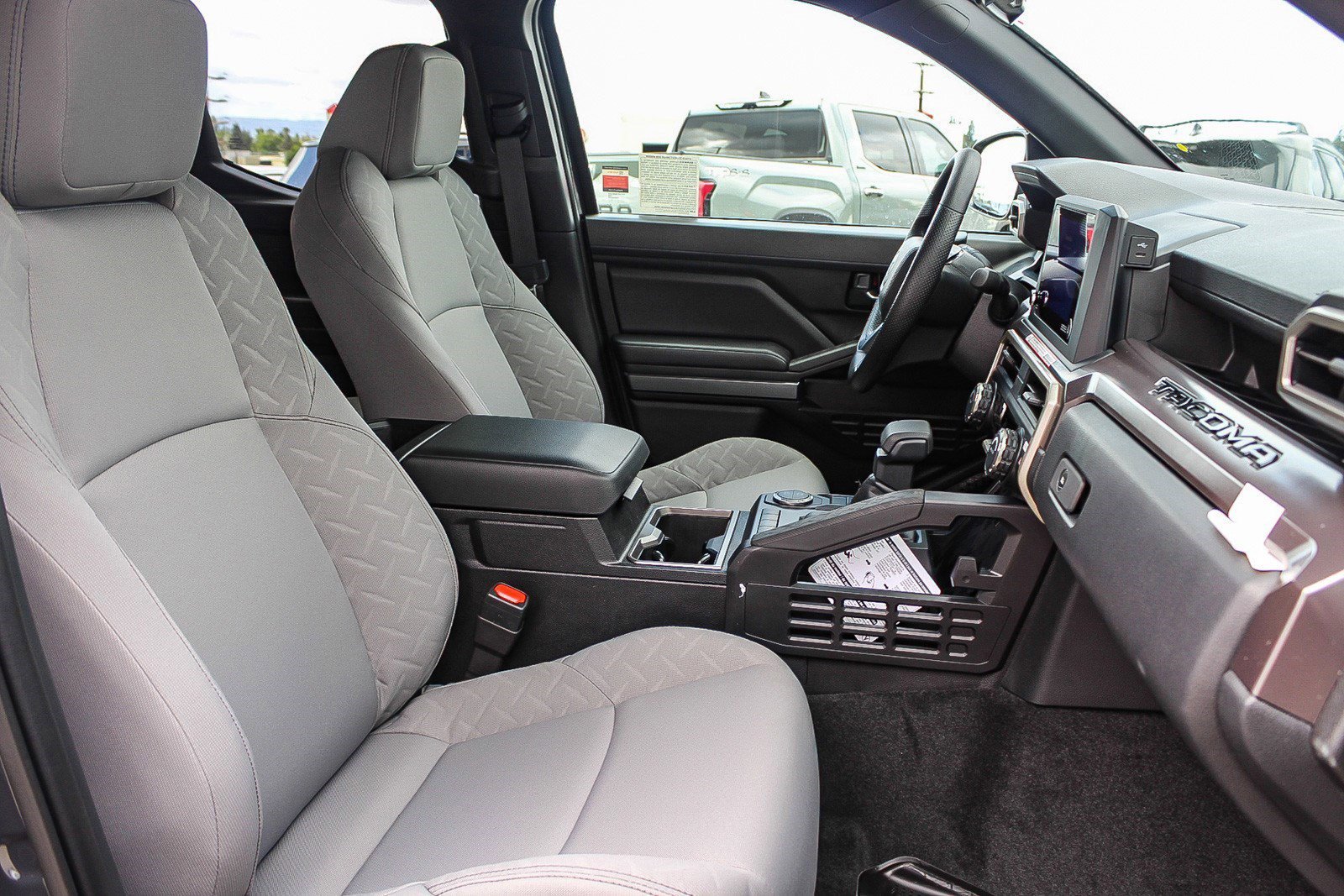 2025 Toyota Tacoma SR5 photo 16
