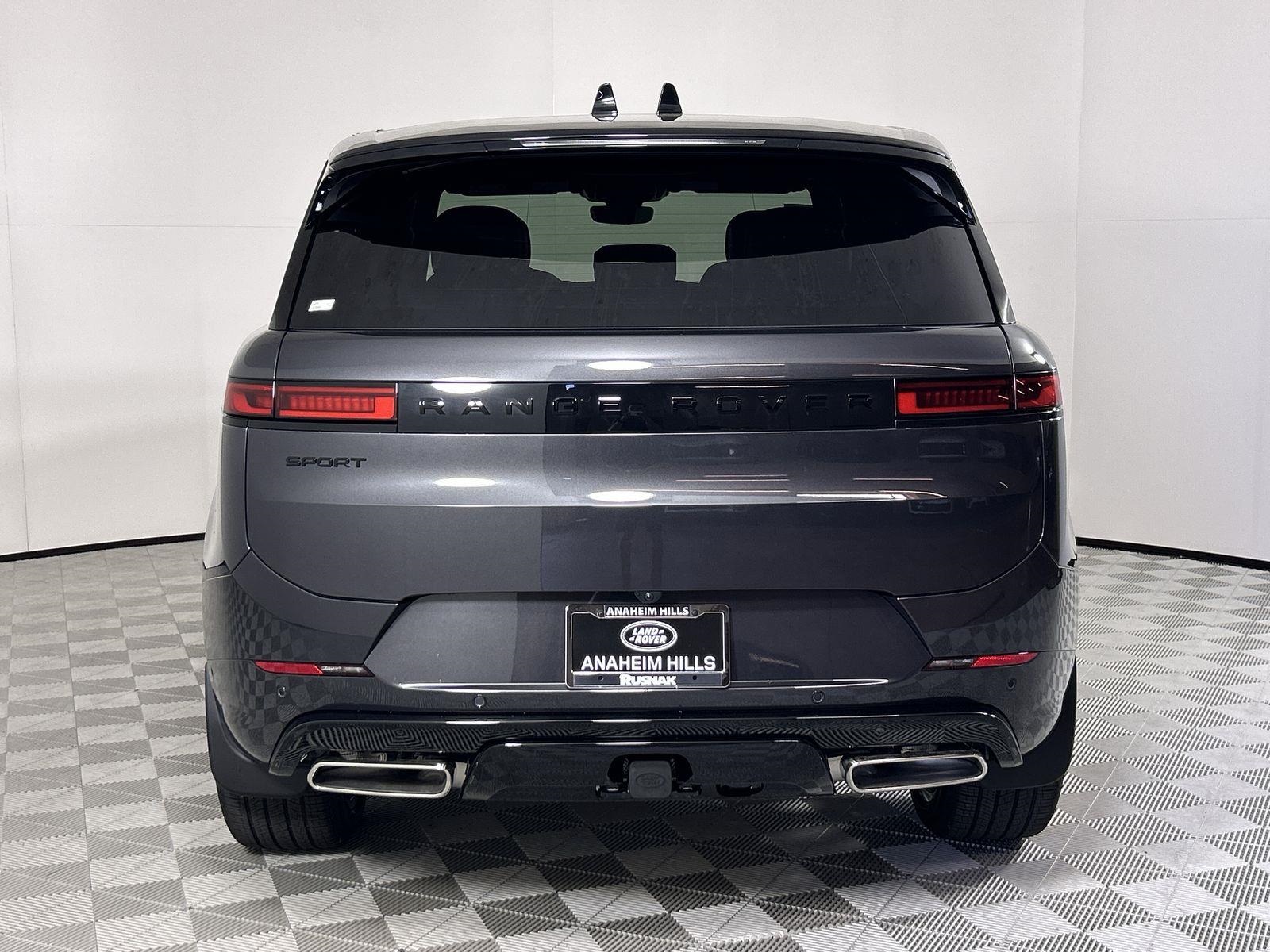 2025 Land Rover Range Rover Sport SE photo 4