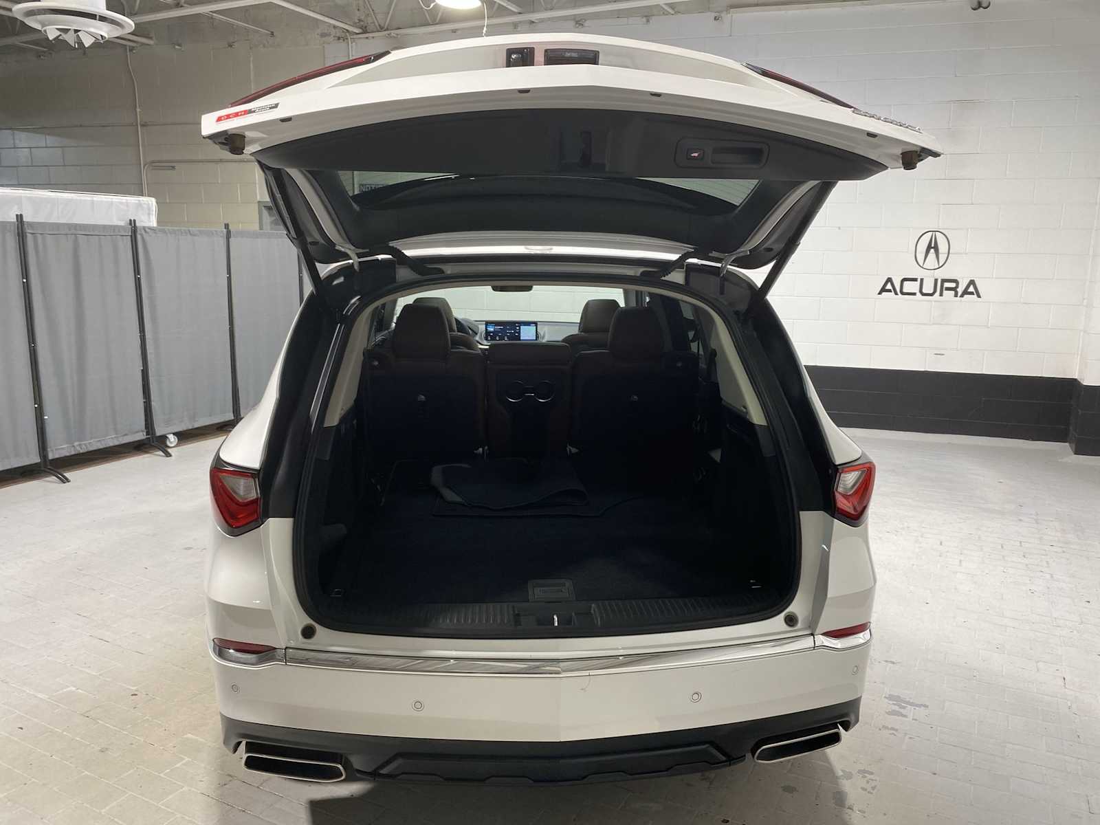 2023 Acura MDX Technology SH-AWD photo 19