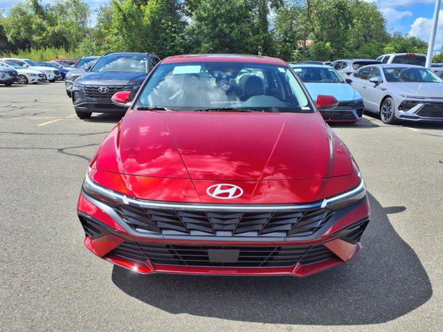 2025 Hyundai Elantra Limited photo 8