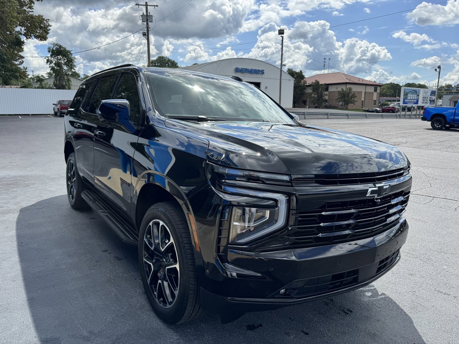 2025 Chevrolet Tahoe RST photo 4