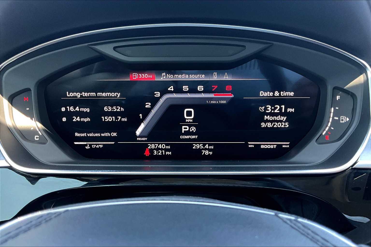 2022 Audi S8 Quattro photo 24