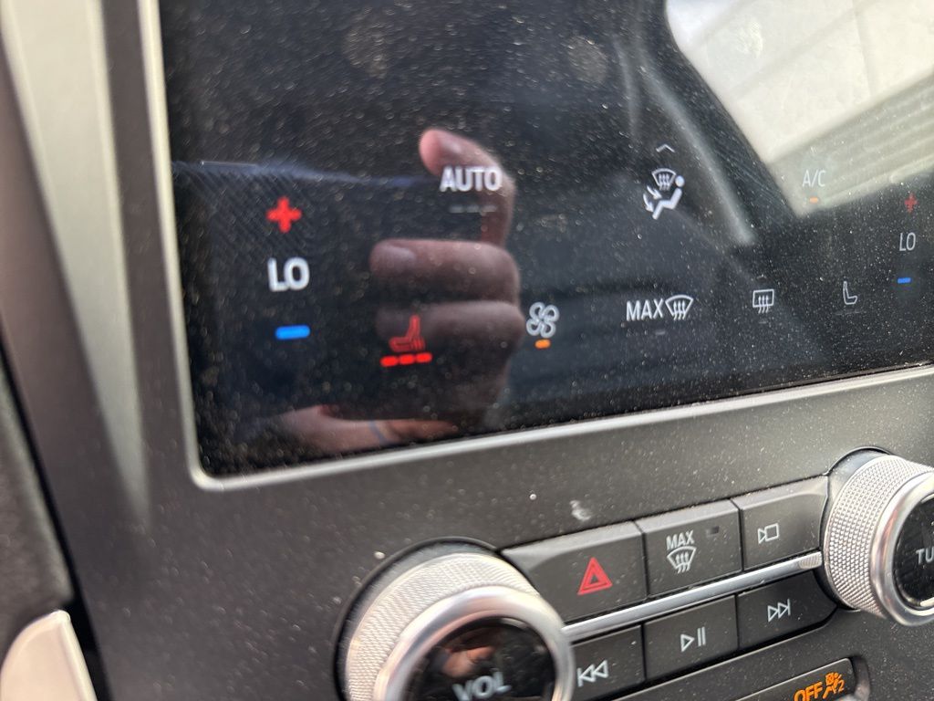2024 Ford Edge SEL photo 28