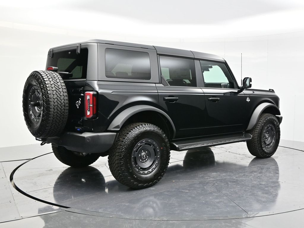 2025 Ford Bronco Outer Banks photo 5