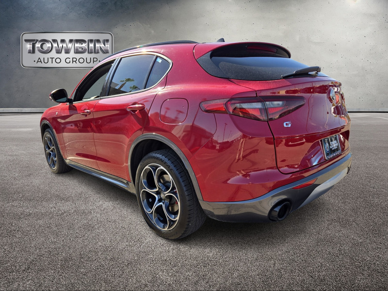2022 Alfa Romeo Stelvio Ti photo 6