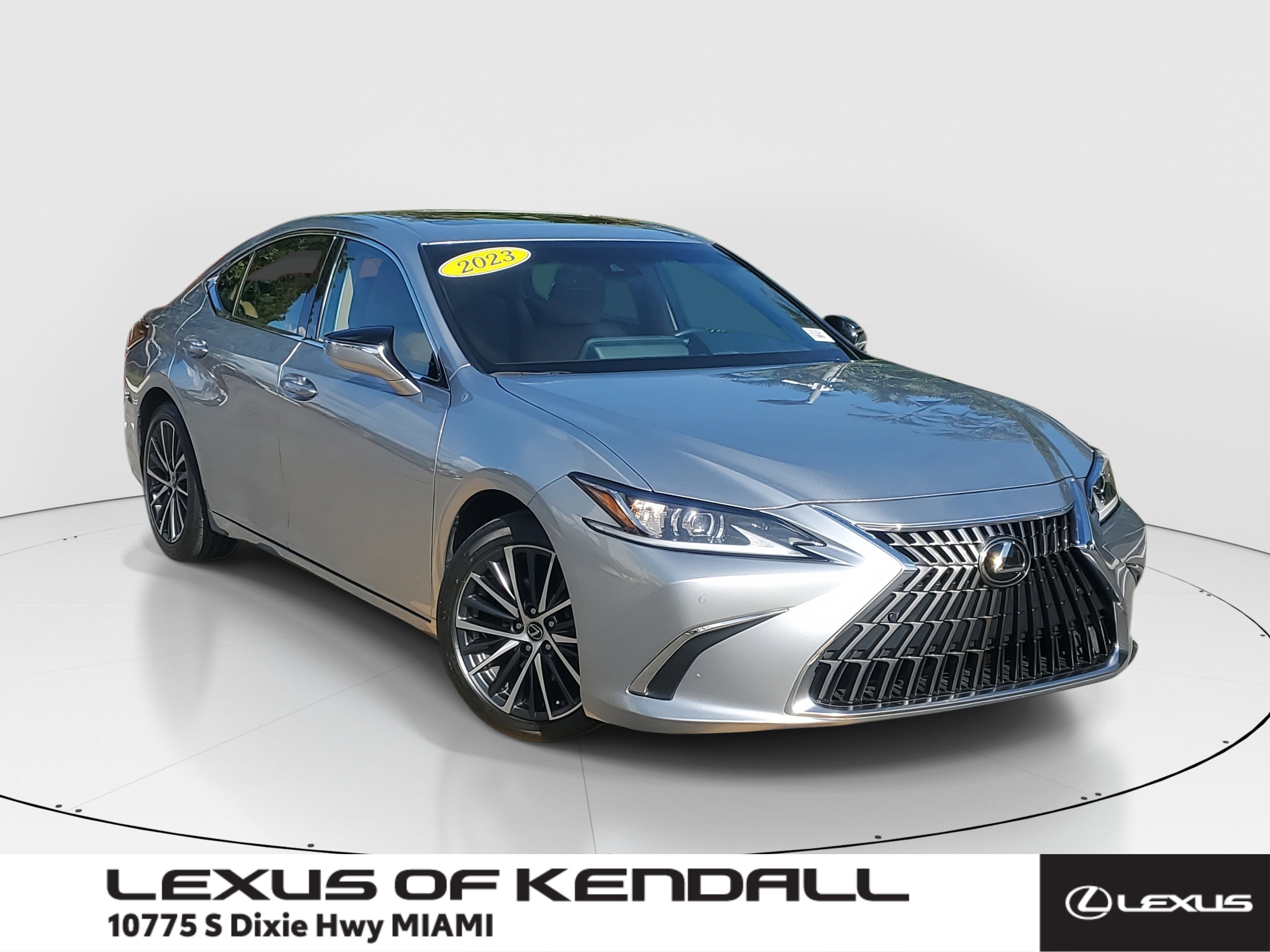 2023 Lexus ES 350's photo
