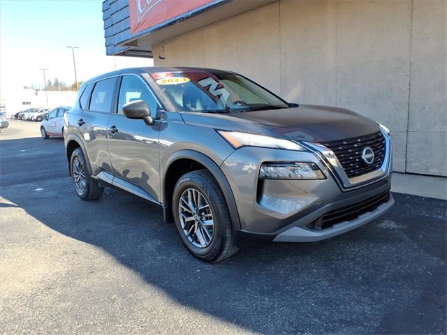 2023 Nissan Rogue S's photo