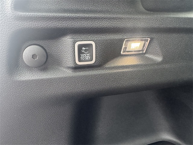 2025 Jeep Grand Cherokee Limited photo 10