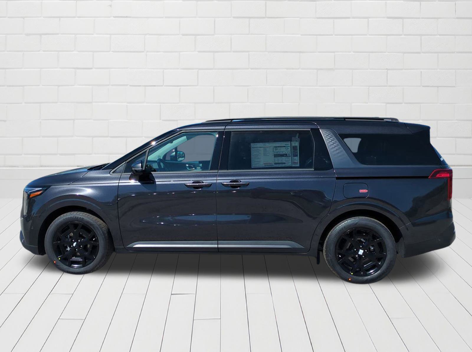 2025 Kia Carnival SX photo 2