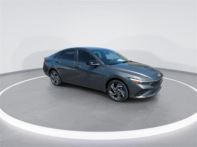 2025 Hyundai Elantra Hybrid SEL Sport photo 2