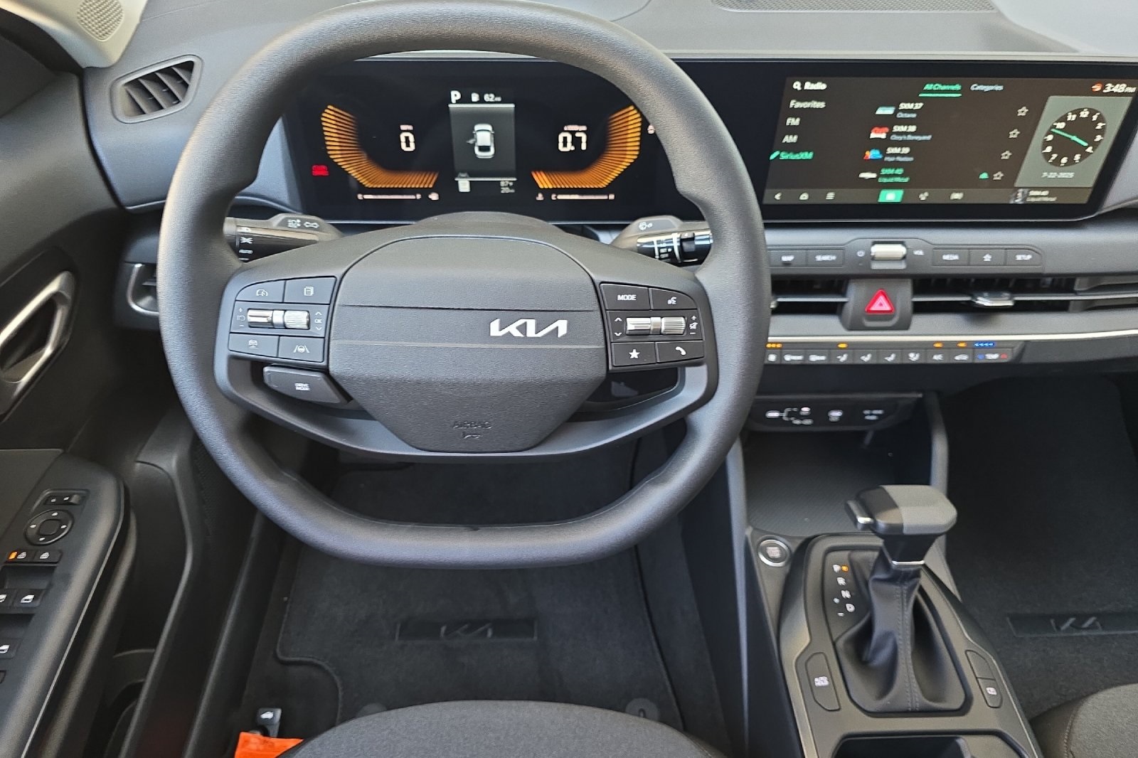 2025 Kia K4 LXS photo 10