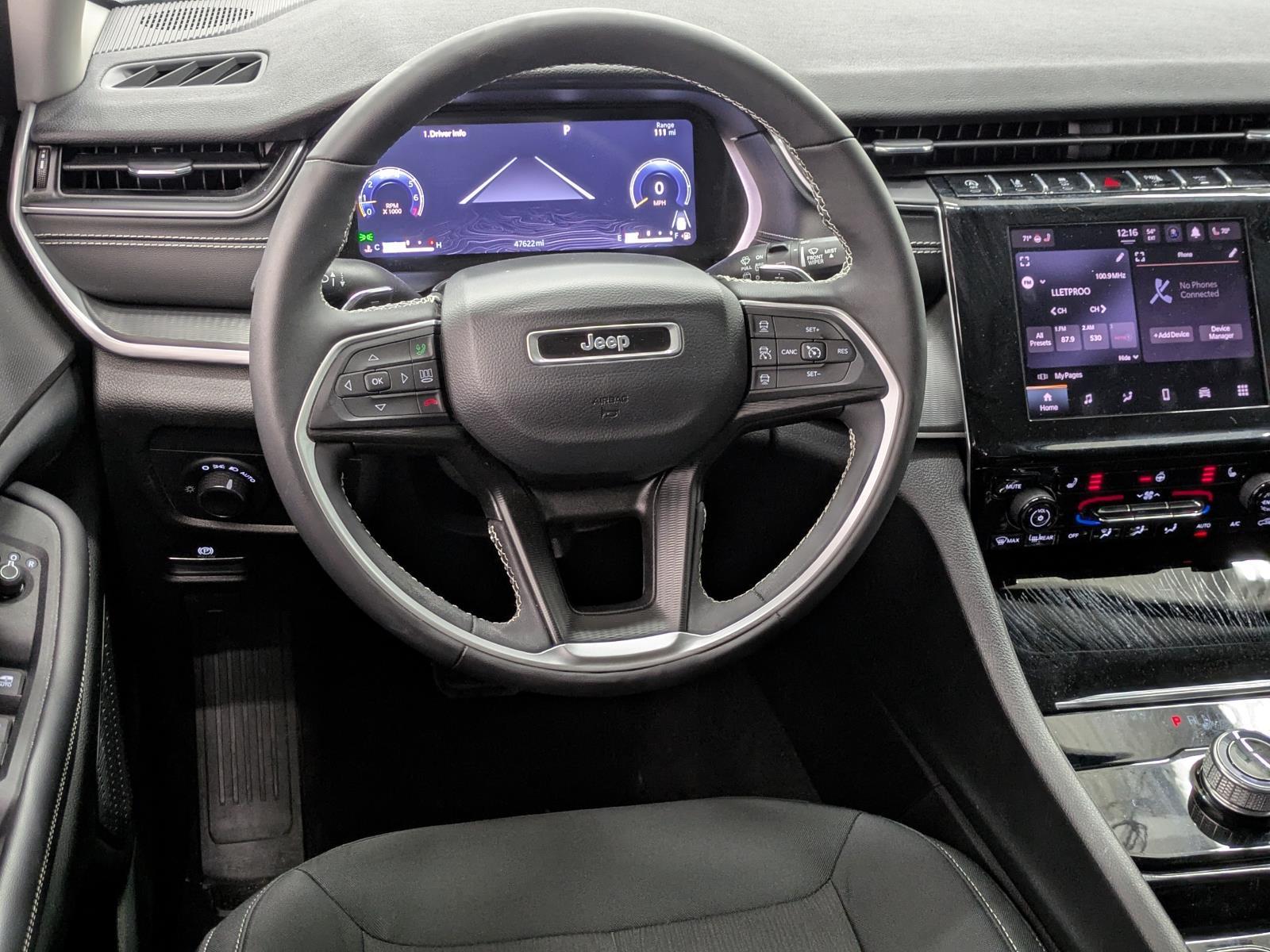 2023 Jeep Grand Cherokee Laredo Altitude photo 4