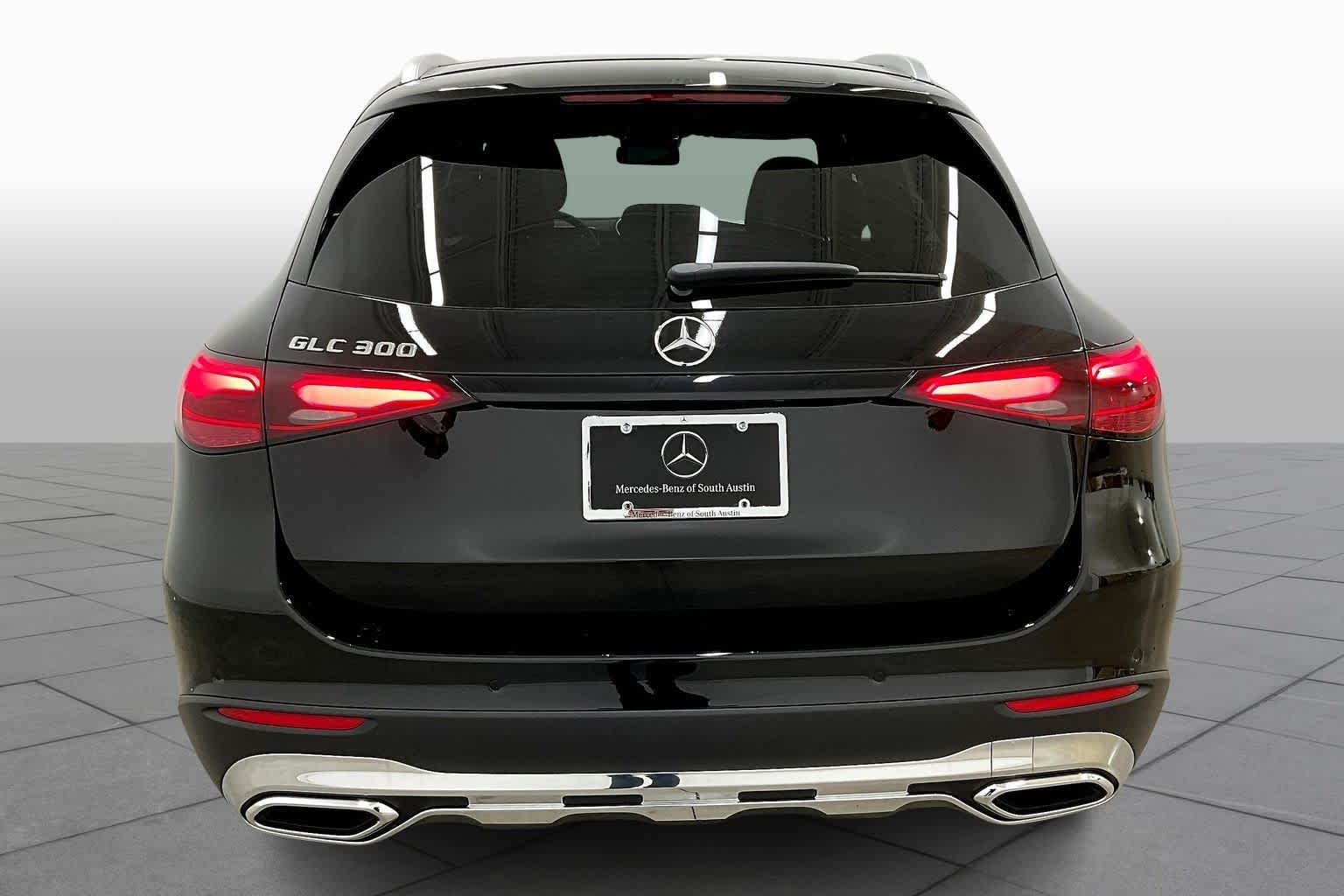 2026 Mercedes Benz GLC 300 photo 4