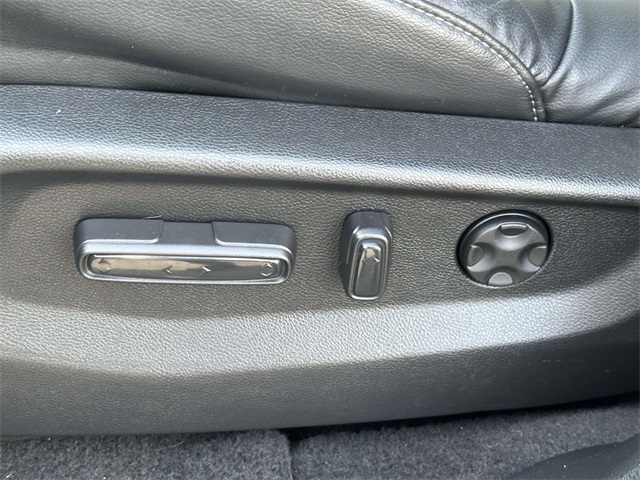 2022 Honda CR-V Hybrid Touring photo 15