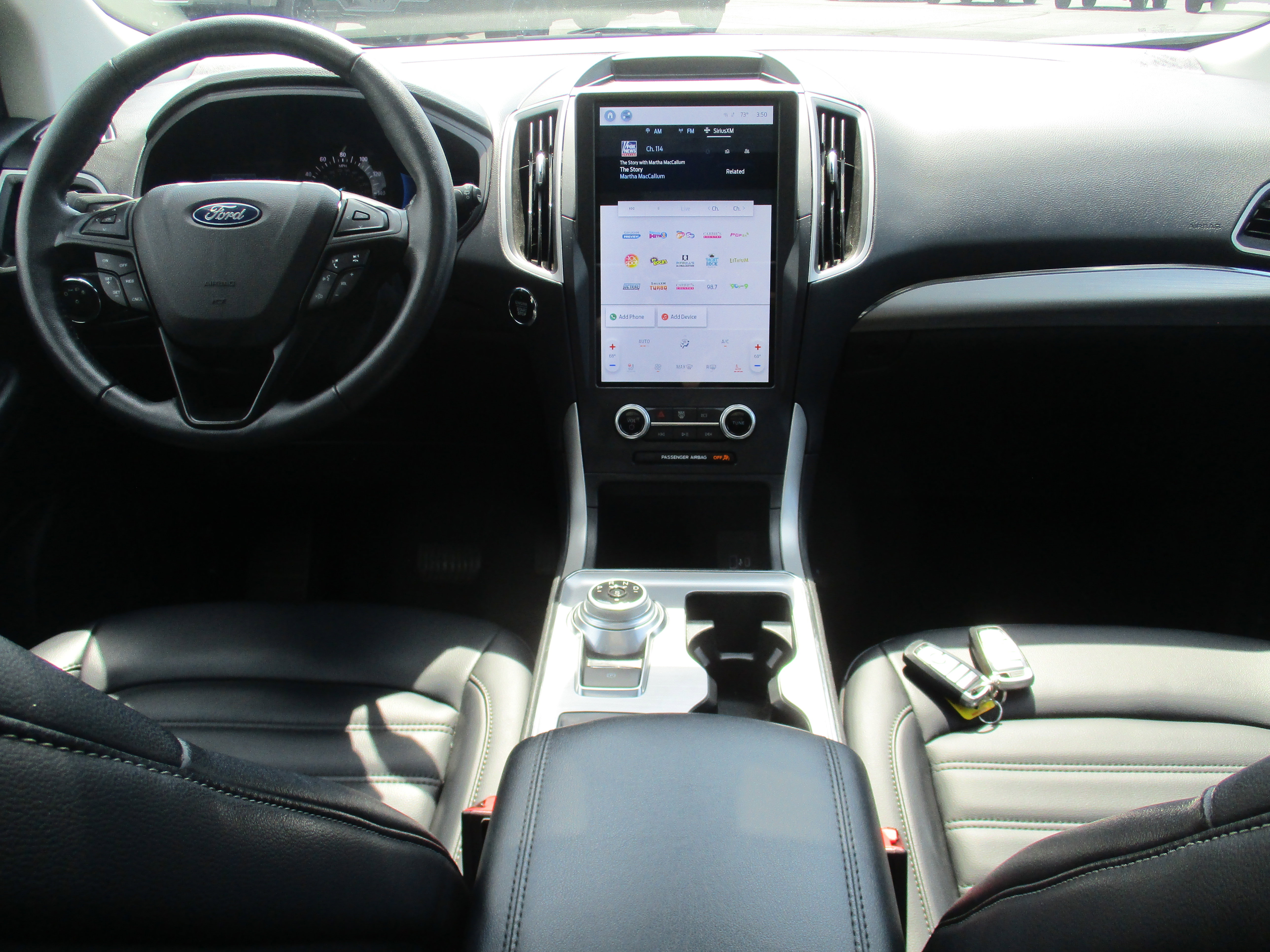 2022 Ford Edge SEL photo 24