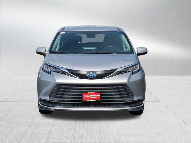 Certified 2021 Toyota Sienna LE with VIN 5TDKRKEC5MS027985 for sale in Brooklyn Center, Minnesota