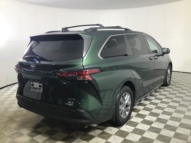 2021 Toyota Sienna XLE photo 4