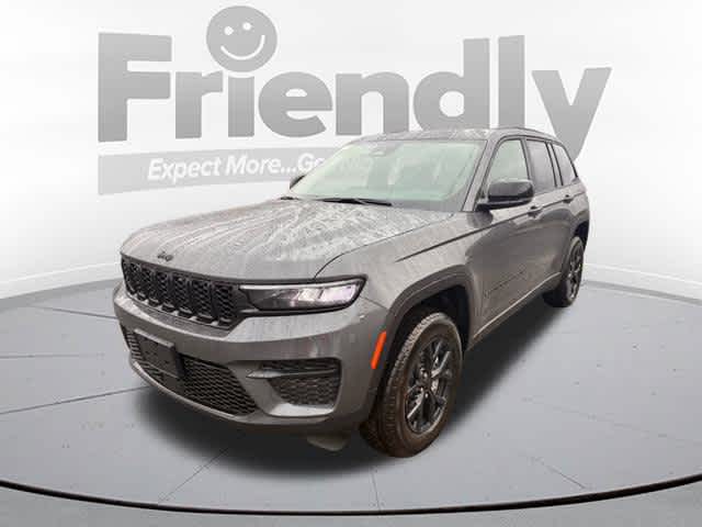 2025 Jeep Grand Cherokee Altitude's photo
