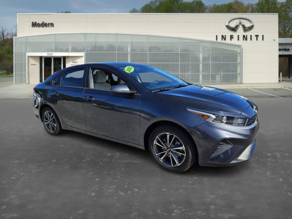 2023 Kia Forte LXS photo 2