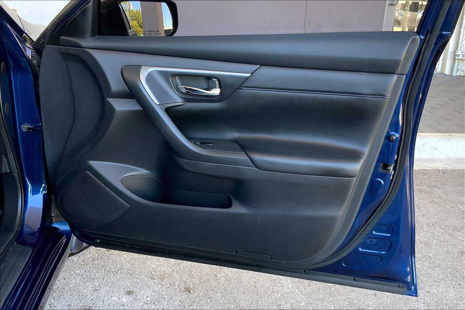 2018 Nissan Altima 2.5 SR photo 22