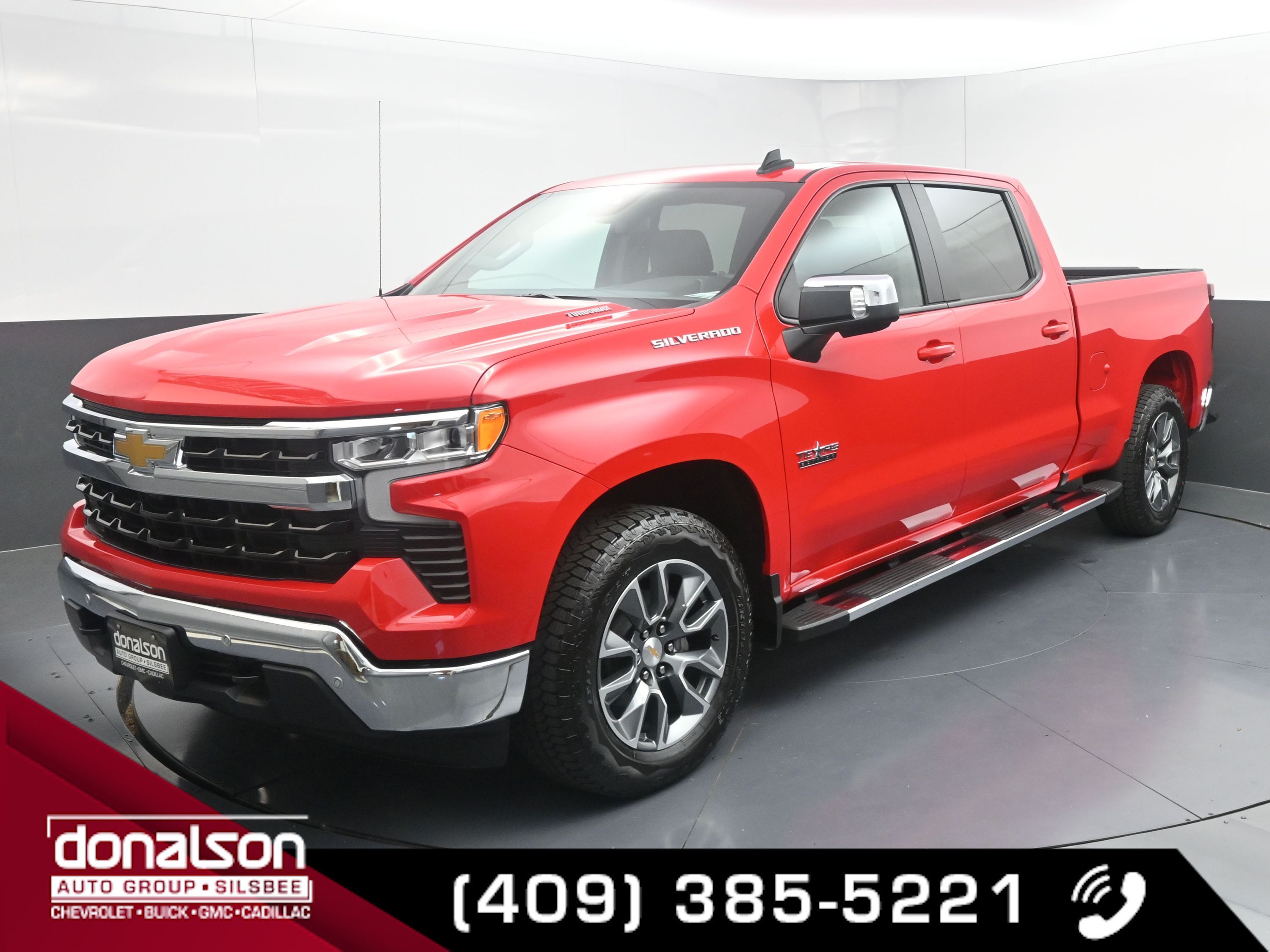 2025 Chevrolet Silverado LT photo 4