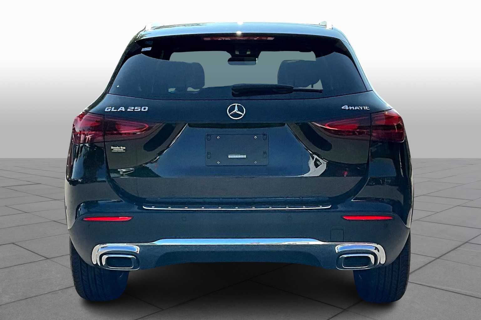 2025 Mercedes Benz GLA 250 4MATIC photo 4