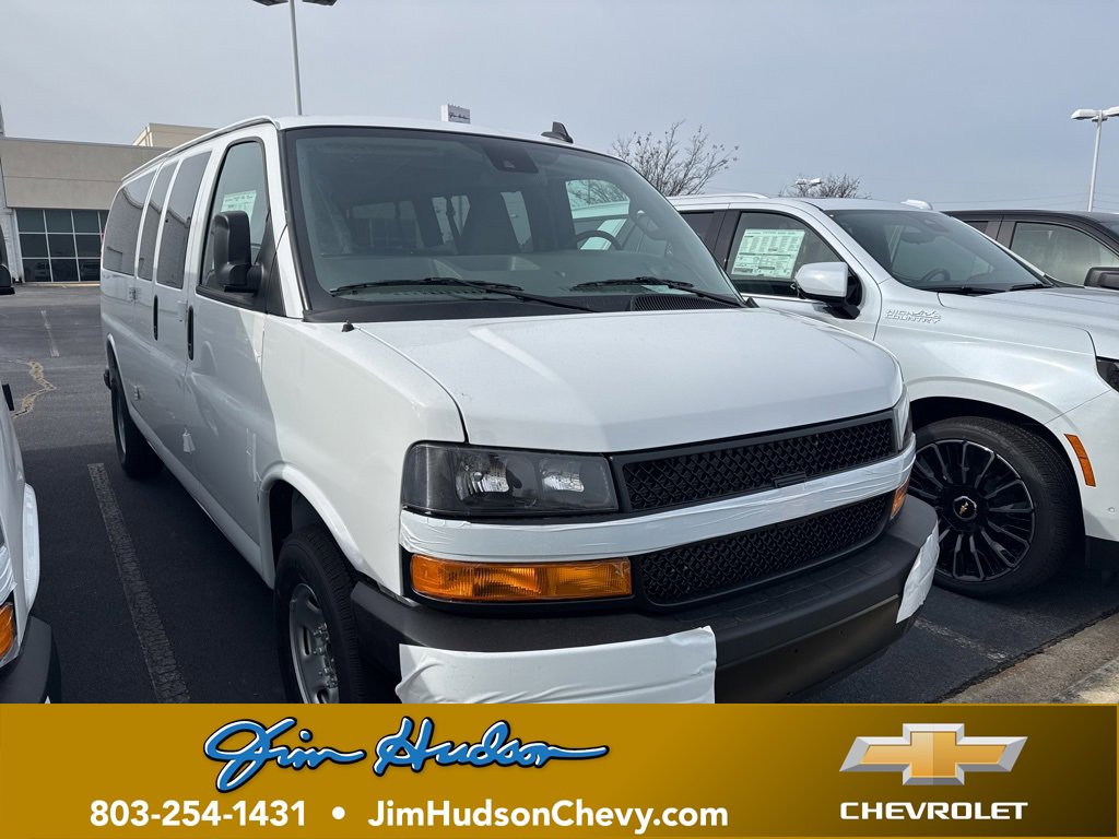2025 Chevrolet Express Passenger LS's photo