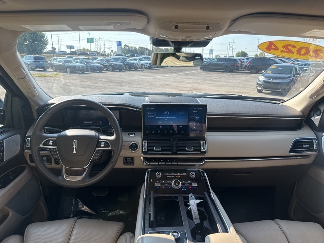 2024 Lincoln Navigator L Reserve photo 10