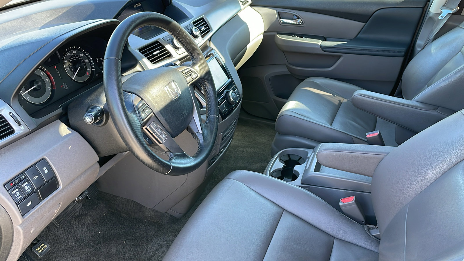 2015 Honda Odyssey EX-L photo 9