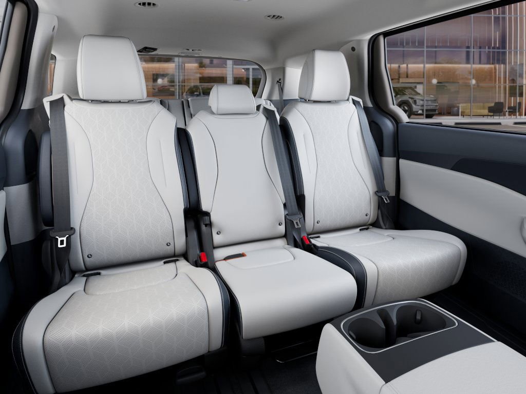 2025 Kia Carnival EX photo 16