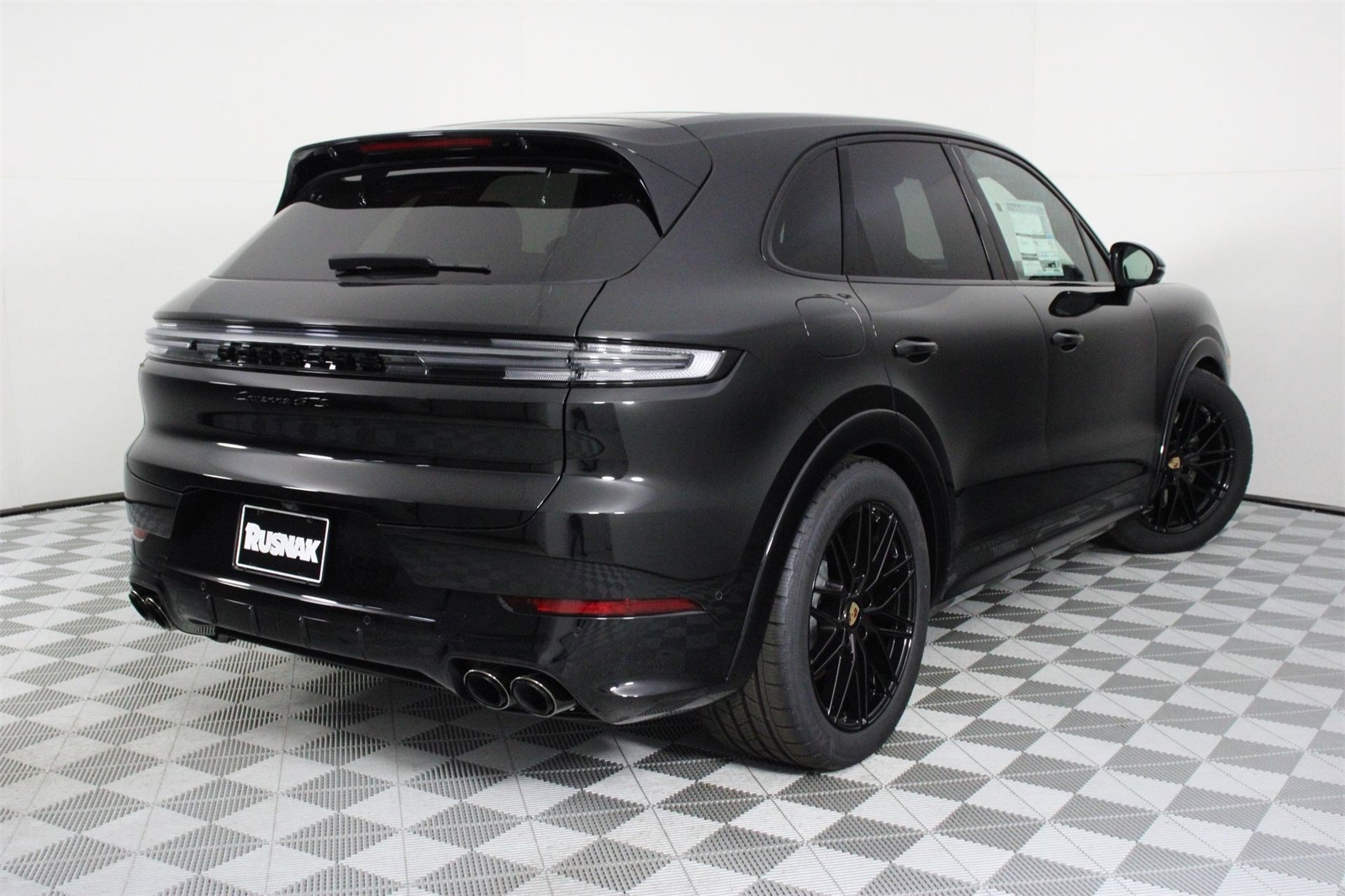 2026 Porsche Cayenne GTS photo 7