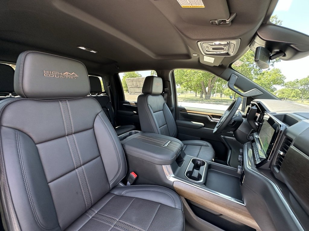 2025 Chevrolet Silverado 2500HD High Country photo 13